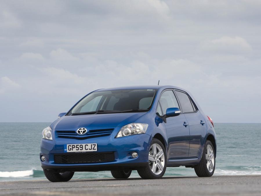  Toyota Auris 5-Door 2010 года  (UK) (фото 20 из 59)